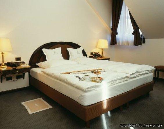 Hotel Kasteel Solhof Артселар Номер фото